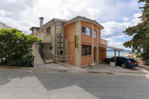 Apartment in Omis with sea view, loggia, air conditioning, WiFi 5129-4