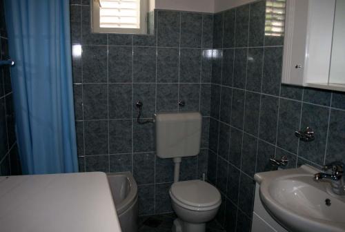 Bilik mandi di Apartments Palma