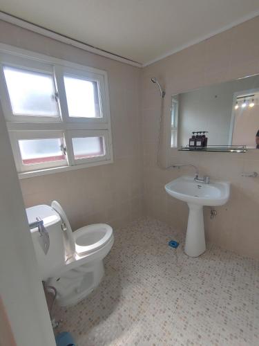 Ванная комната в Joy Guesthouse