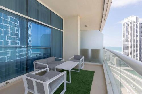 Balkón nebo terasa v ubytování 1 Bedroom Apartment in Dorra Bay #7