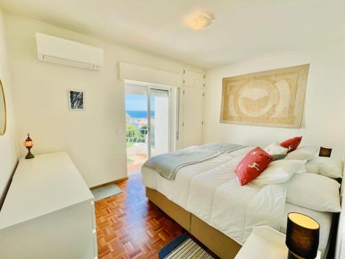 Avenue Q, Beach Apartment in Luz