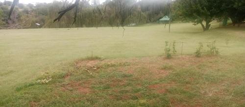 Taman di luar C - Land guest house Meyerton