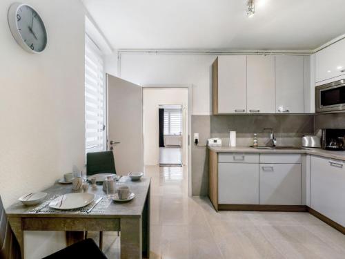 Η κουζίνα ή μικρή κουζίνα στο Apartment Am Ostedeich-3 by Interhome