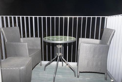Ruang duduk di Luxurious MK Apartment-Campbell Park