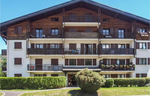 Beautiful apartment in Sallanches with WiFi and 2 Bedrooms
