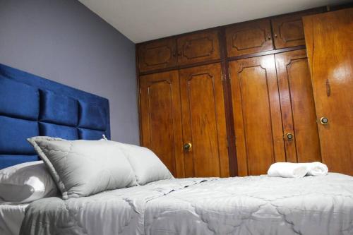 Ένα ή περισσότερα κρεβάτια σε δωμάτιο στο Aparta- estudio Ziruma 102