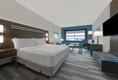 Holiday Inn Express & Suites Memorial – CityCentre, an IHG Hotel Image