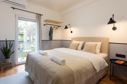 Design 1BDR apartment with balcony