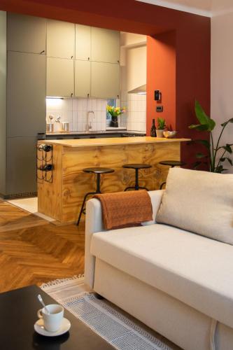 Design 1BDR apartment with balcony