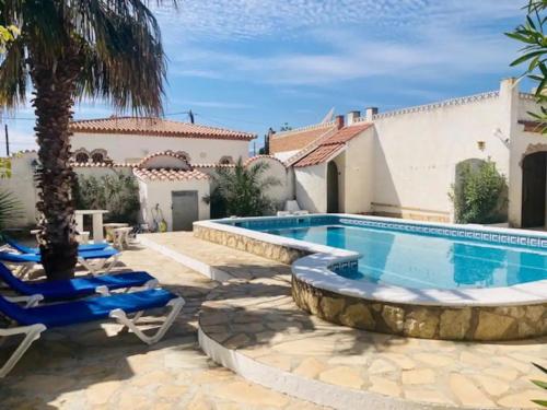 Photo de la galerie de l'établissement VILLA VEGAS - piscine privée, à Miami Platja