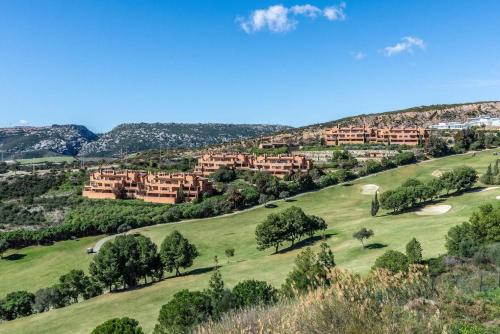 Casares Golf apt by Costarentals - Ref M10