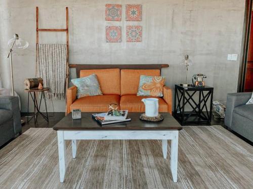 Фотография из галереи Cabaña Valzam 2 entre viñedos Rancho Tecate Resort в городе Текате