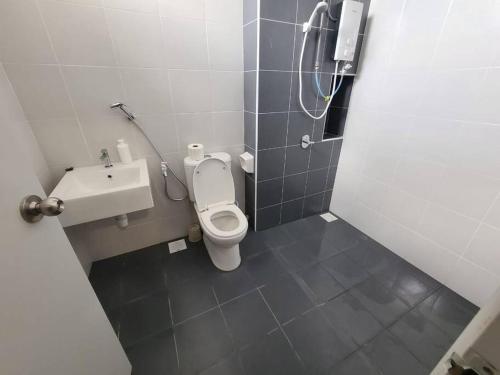 Gallery image of NEW Desaru pengerang sebana cove 15pax RAPID MINI ZOO in Pengerang