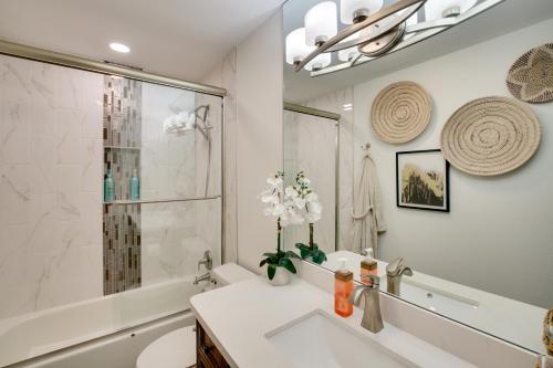 O baie la 3 Mi to Dtwn Hot Springs Modern Condo!