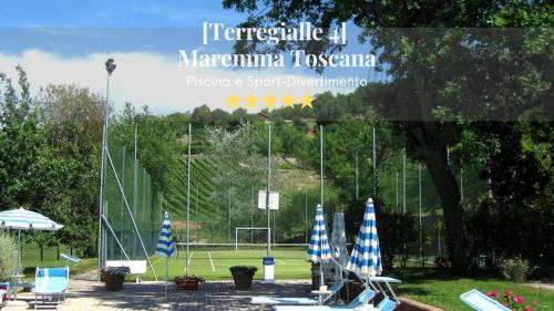 a group of blue and white umbrellas in a park at 35-Casa Turrini Amiata, Aria condizionata, Val d'Orcia, Toscana, Sport, Natura in Castel del Piano