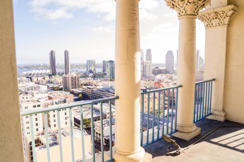 Ein Balkon oder eine Terrasse in der Unterkunft Courtyard by Marriott San Diego Downtown