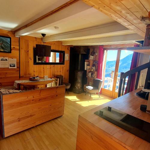 Photo de la galerie de l'établissement Chalet Les 3 Flocons Roure, à Roure