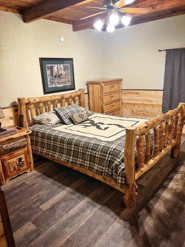 Cama o camas de una habitación en The Lodge at Devils Tower