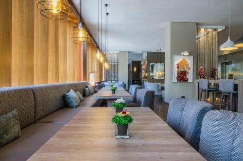 Χώρος καθιστικού στο AC Hotel Valencia by Marriott