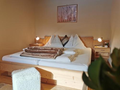 Posteľ alebo postele v izbe v ubytovaní Pension & Ferienwohnung Sonnleiten