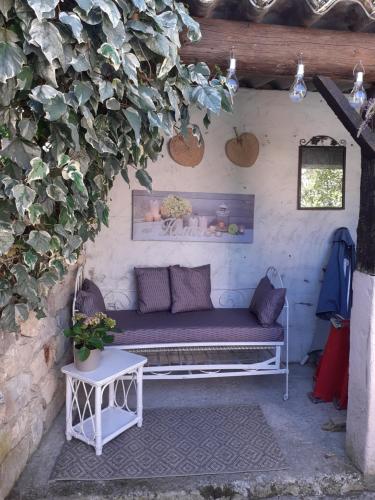 Un lugar para sentarse en La Sapiniére -chambres climatisées