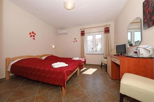 Apartments and rooms by the sea Stara Novalja, Pag - 6303