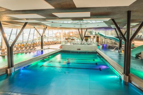 Bazén v ubytování Hotel Thermal ŠÍRAVA nebo v jeho okolí