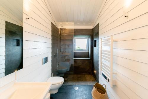 Koupelna v ubytování Casas da Prainha D