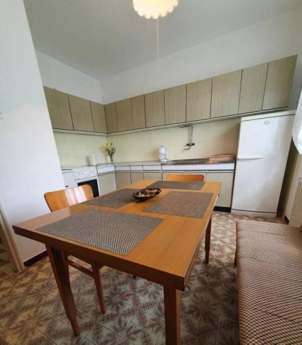 Apartment Rose - central with large terrace and BBQ