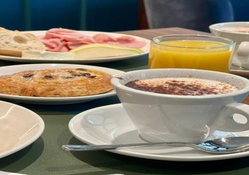 Jídlo v hotelu nebo okolí