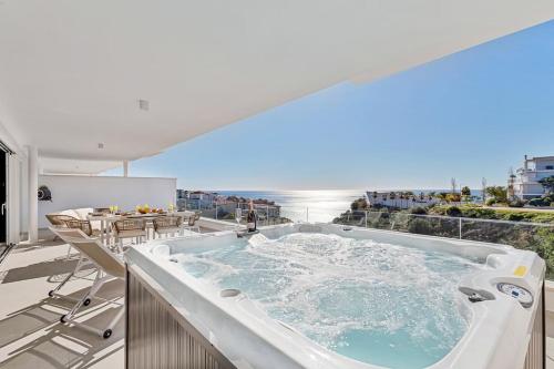 Stunning luxurious apartment.