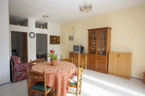 Gallery image of Apartments Dino in Makarska