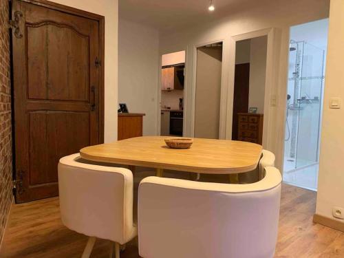 Zdjęcie z galerii obiektu Fréjus • Village Historique • Superbe T3 • 50m2 • w Fréjus