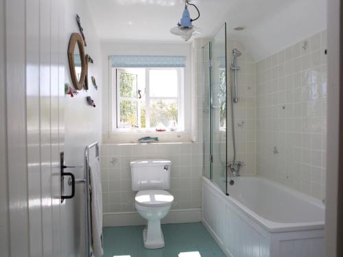 Et badeværelse på Water Meadow Cottage