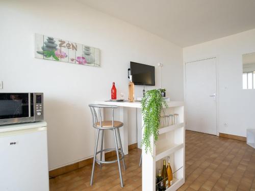 Apartment Milos by Interhome