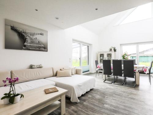 Χώρος καθιστικού στο Holiday Home Sonnenschein by Interhome