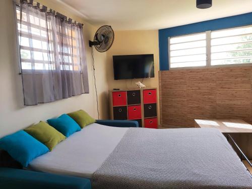 Postel nebo postele na pokoji v ubytování Appartement confortable avec vue sur la mer