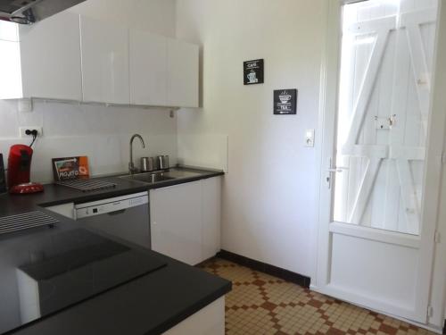 Photo de la galerie de l'établissement Maisonnette de plain-pied au calme, proche plage - FR-1-476-80, à La Faute-sur-Mer