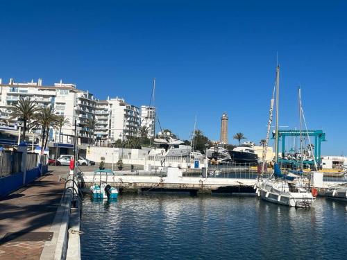 Lyrioshomes Precioso Apartamento Puerto de Estepona photo 39