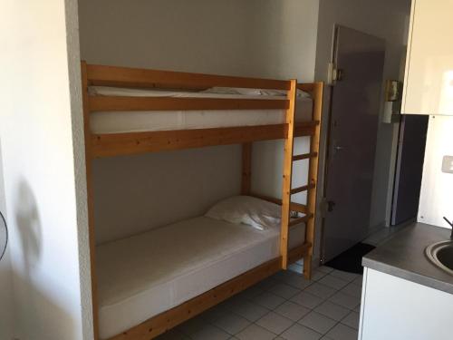 Photo de la galerie de l'établissement Deux Pièces Cabine à 150m de la Plage, Vue Canal - FR-1-338-373, à Sète