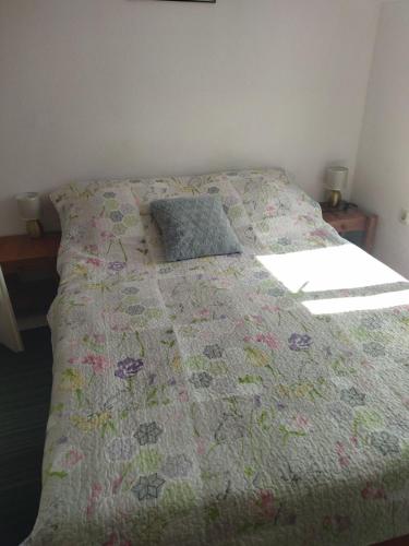 Voodi või voodid majutusasutuse vikendica na Neretvi toas