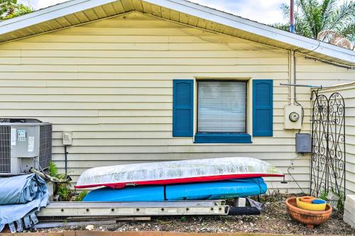 Taman di luar Pet-Friendly Hudson Home Boat Slip, Private Pool