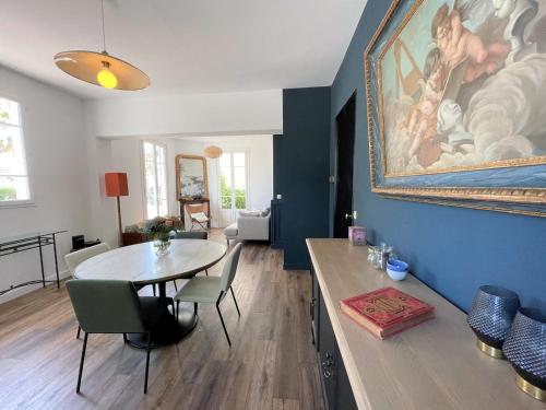 Photo de la galerie de l'établissement Maison climatisée 6 pers près plage, WiFi, parking - FR-1-420-102, à Arcachon