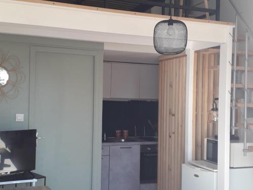 Photo de la galerie de l'établissement Maisonnette à 200m de la Plage et Forêt, Calme et Confort à La Faute-sur-Mer - FR-1-476-169, à La Faute-sur-Mer