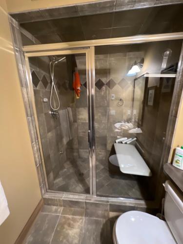 Un baño de Magical Views at Southpoint Big White! Best Location!