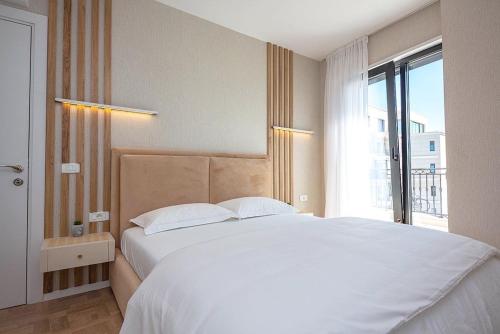 Imagen de la galería de Green Terrace Square View, en Tirana