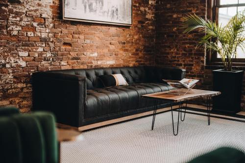 Un lugar para sentarse en The Chandler Hotel