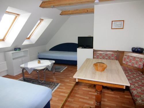 Postel nebo postele na pokoji v ubytování Ferienwohnung im Gutshaus Schulenbrook