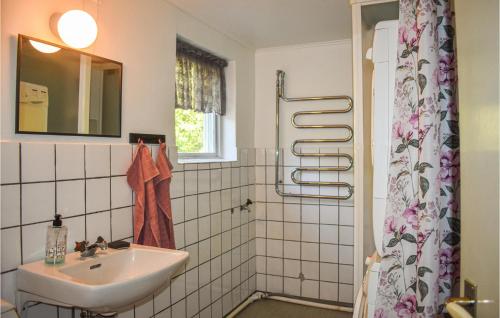 Koupelna v ubytování 1 Bedroom Beautiful Home In Fridlevstad