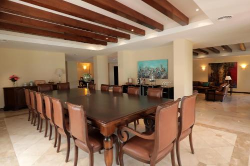 a dining room with a table and chairs at Casa Agostino - Luxury wine resort in Mendoza